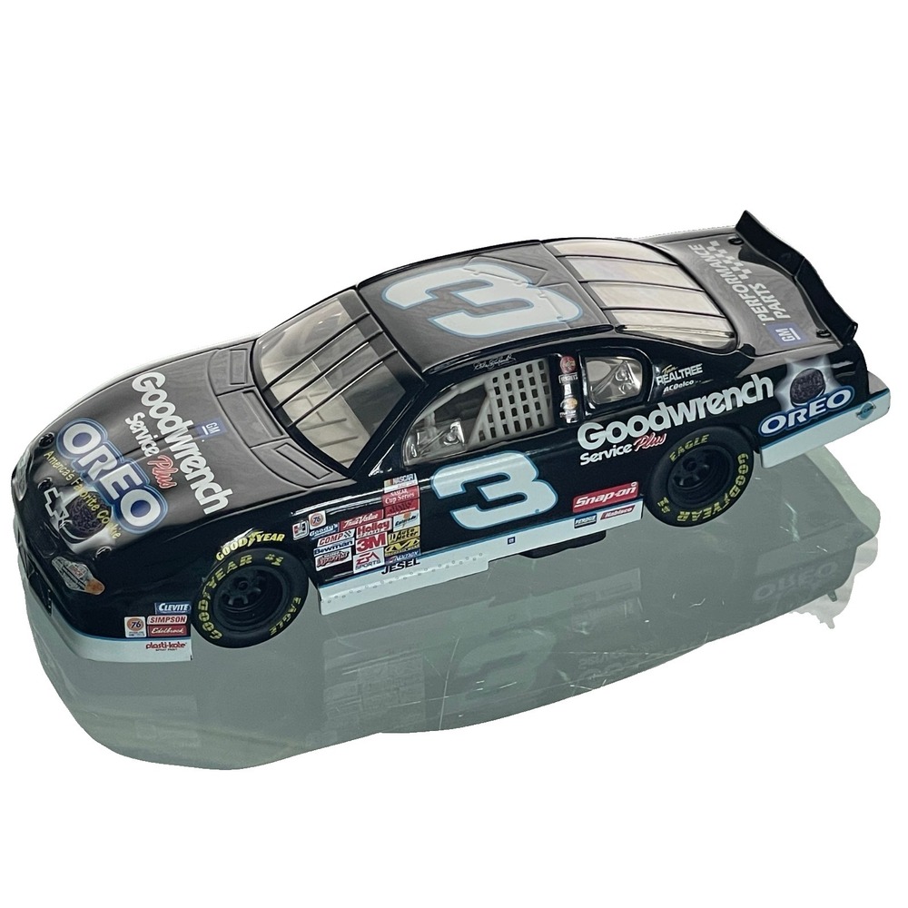 Dale Earnhardt 2001 Monte Carlo Oreo GM Goodwrench 1:24 Die Cast 8.5" Rare